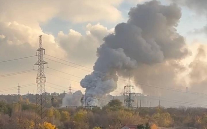 У Дніпрі горить електропідстанція