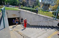 ​С 1 сентября в подземных переходах будут ставить разделительные поручни на вход и выход