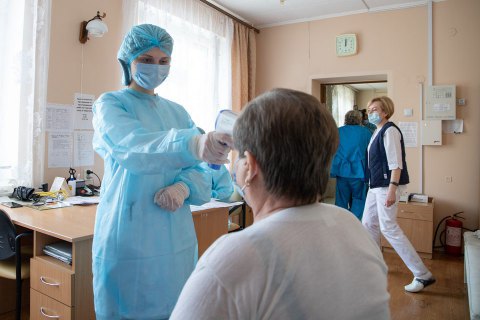 Людству може знадобитися щорічна вакцинація від COVID-19, - керівник Pfizer