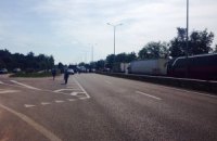 Матері бійців АТО заблокували трасу під Житомиром
