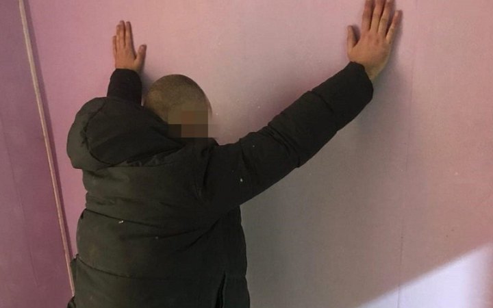 У Дніпрі затримали чоловіка, яки кинув гранату в поліцейських та влаштував стрілянину
