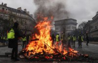 Франция намерена ввести чрезвычайное положение из-за топливных протестов