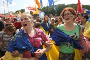 Львовские защитники языка разбили палаточный городок