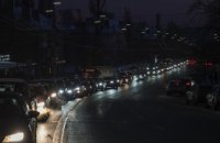 Через негоду Київ закрили для вантажівок