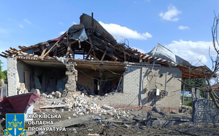 Росіяни обстріляли село на Харківщині, під завалами будинку опинилися двоє людей