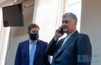 Порошенко досі не здав закордонний паспорт на вимогу суду, – ДБР