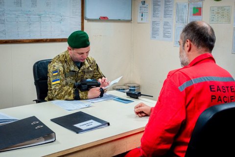 ​​12 російським морякам з кримськими документами заборонили в’їзд в Україну на три роки  