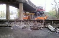 "Укрзалізниця" запевняє, що міст у Лозовій не перебудовують