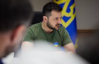 Щодо Маріуполя ведуться перемовні процеси, але довіри до російських переговірників нема, – Зеленський