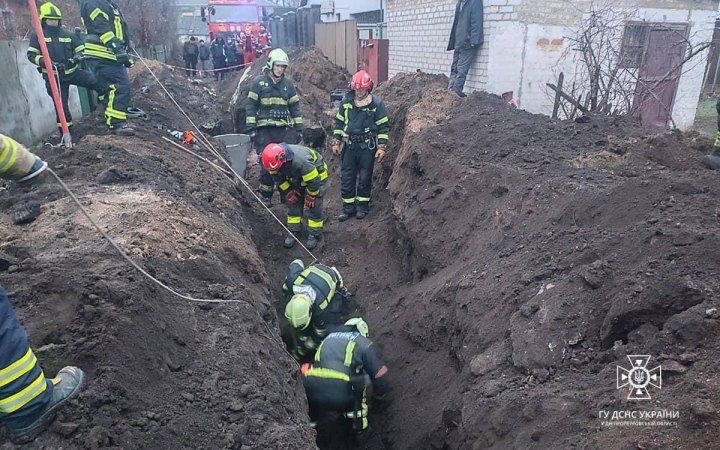 На Дніпропетровщині загинув комунальник, якого засипало ґрунтом