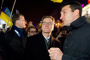 Кличко-младший попросил западные страны не оставлять украинцев одних