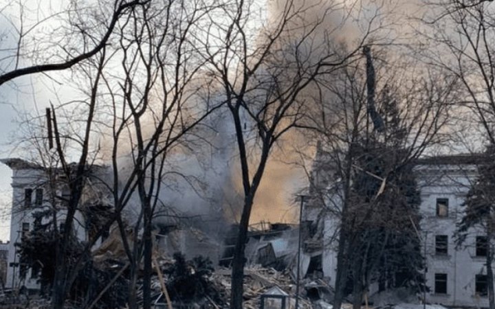 Росіяни готують псевдорозслідування про удар по театру в Маріуполі, - розвідка