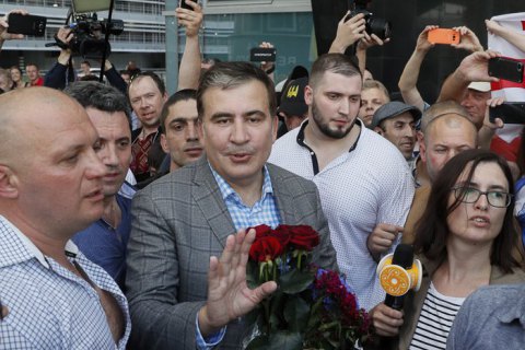 Саакашвили рассказал о случайной встрече с Порошенко после депортации