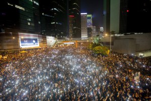 Протестующие в Гонконге согласились убрать часть баррикад