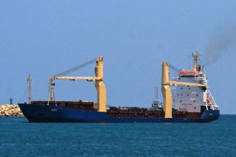 Двоє українських моряків із арештованого в Лівії судна повернулися в Україну