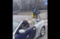 Кім подарував патрульним Миколаєва кабріолет 