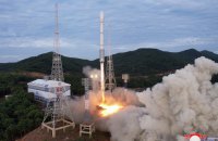 Супутник-розвідник Північної Кореї “живий”, його контролюють, − експерти