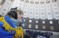 У Азарова отрицают обсуждение целесообразности введения чрезвычайного положения