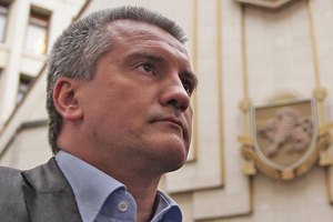 Аксенов назвал провокацией действия крымских татар на границе с Украиной