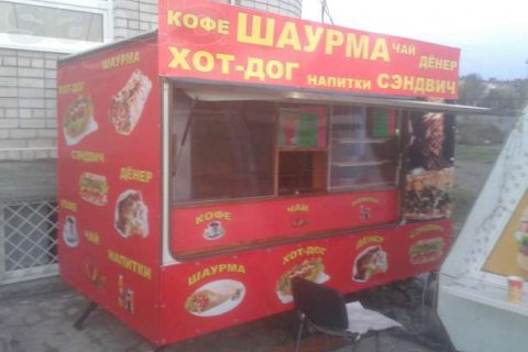 В Киеве мужчину ранили ножом за отказ оплатить шаурму
