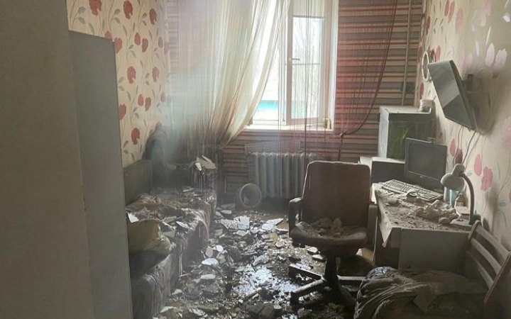 Уранці окупанти обстріляли Курахове: пошкоджені будинки, лікарня, є поранений