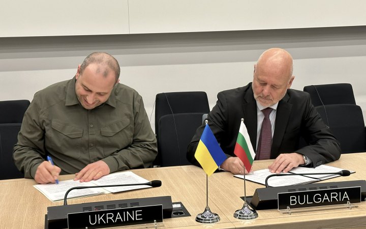Болгарія допоможе з мовними курсами для українських пілотів 