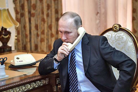 Меркель и Олланд провели телефонный разговор с Путиным