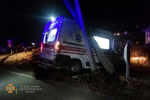 На Днепропетровщине столкнулись маршрутка и "скорая", есть 6 пострадавших