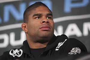 Алистар Оверим выбывает из Гран-При Strikeforce