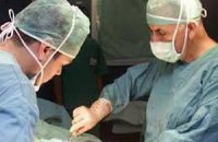 В Британии десятки тысяч начинающих врачей провели забастовку