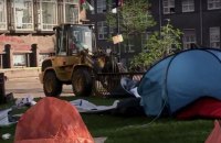 В Амстердамі поліція заарештувала близько 140 учасників пропалестинського мітингу на кампусі 