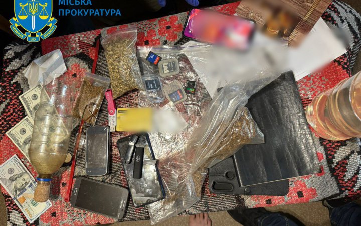 Судитимуть наркоторговців, які розвозили кокаїн, видаючи із себе військових