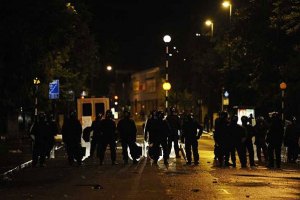 Британцы требуют выселения погромщиков