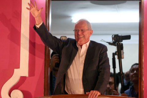 На президентских выборах в Перу лидирует экс-премьер