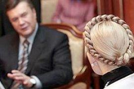 Тимошенко и Янукович обменялись обвинениями в силовом захвате