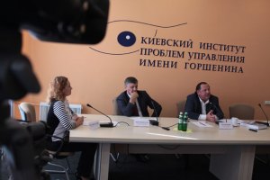 Підсумки сесійного тижня: проект бюджету-2012 та соціальні протести українців