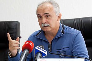 Гендиректор "Зари": "Не понимаю, почему ФФУ запрещает искусственные поля"