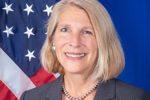 Помощник госсекретаря США на следующей неделе посетит Киев и Москву, чтобы "обсудить военное наращивание России"