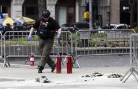 Чоловік вчинив спробу самоспалення біля суду, де розглядають справу Трампа 