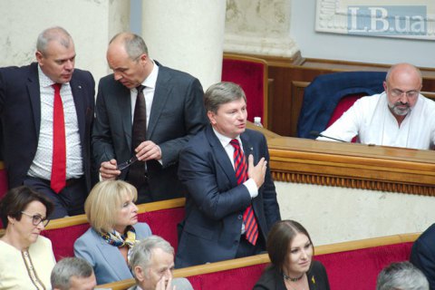 Партия Порошенко обвинила Зеленского в попытке узурпировать власть