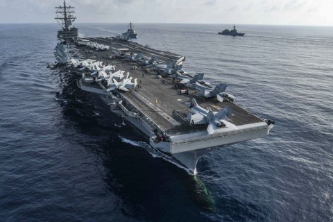 В Филиппинском море разбился американский истребитель, пилоты выжили