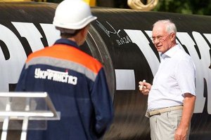 Азаров заинтересовался транскаспийским газопроводом