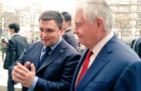 Климкин встретился с Тиллерсоном во Франции