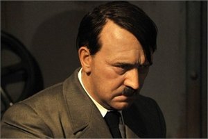 Гитлера выгнали из армии из-за психической болезни, - историк