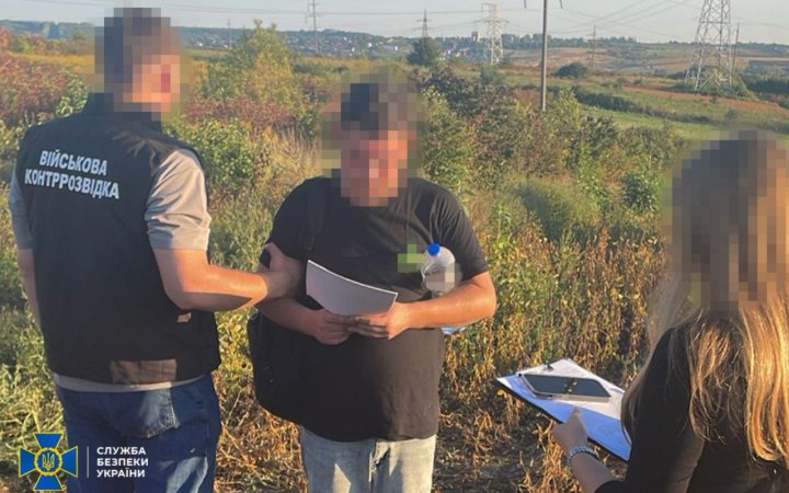 У Хмельницькому затримали чоловіка за підозрою у коригуванні ударів по критичній інфраструктурі