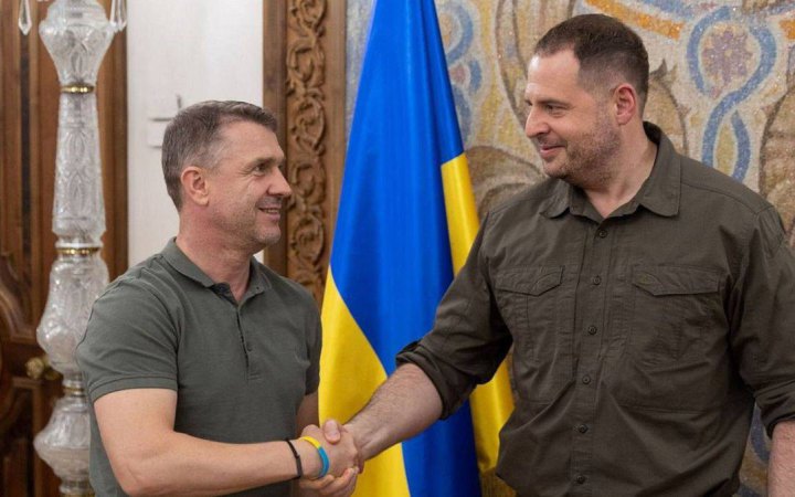 «Схеми»: футбольний тренер Ребров дав 30 млн грн на заставу для Єрмака