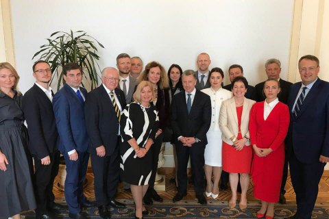 Волкер зустрівся з представниками всіх фракцій Ради