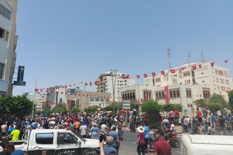 В Тунисе вспыхнули антиправительственные протесты