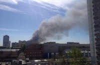 Масштабный пожар в Москве видно с Красной площади, где проходит парад