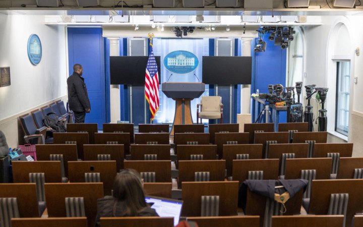  Трамп допустив перенесення зали для брифінгів у Білому домі в "менш надокучливе місце"